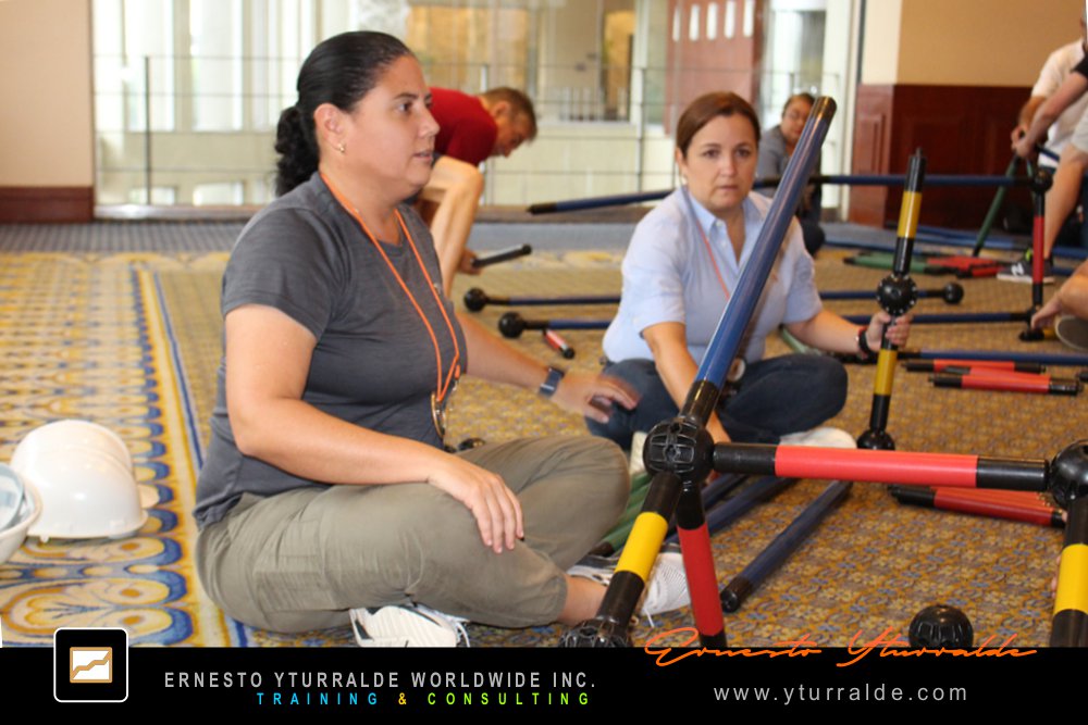Team Building Corporativo LATAM | Taller vivencial para desarrollar liderazgo y comunicación asertiva